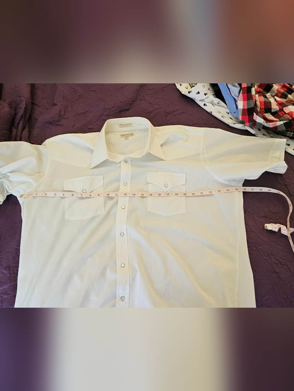 Men's Short-Sleeve White Button-Down Shirt with Chest Pockets